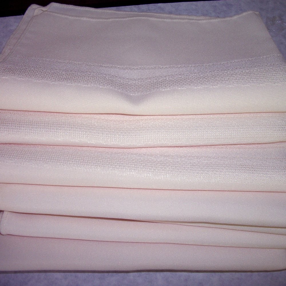 vintage  ivory BUNDLE 16   table napkins